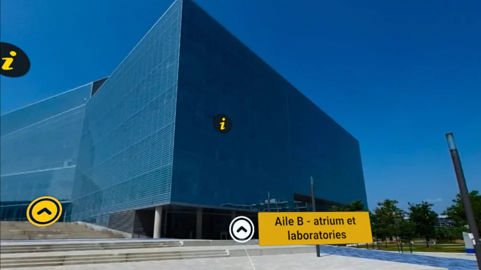 Université Laval building in the VR tour with navigation and info hotspots